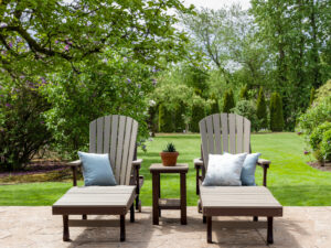 2 Chaise Lounge + 1 End Table in Weatherwood/Chocolate Brown - F3433
