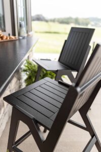 Kinsley Side Bar Chairs in Matte Black